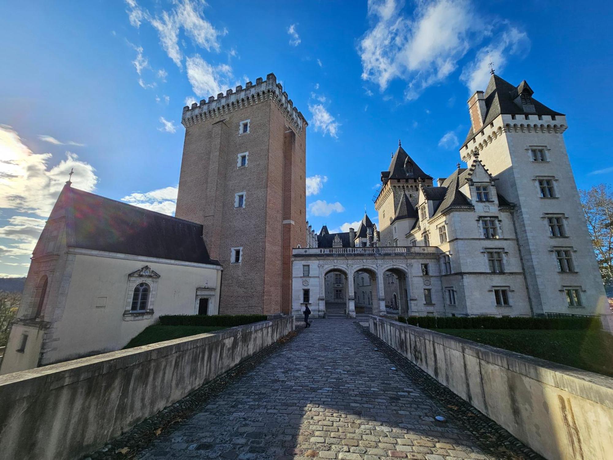 Le Henri IV - Hyper Centre - Quartier Du Chateau Pau Luaran gambar