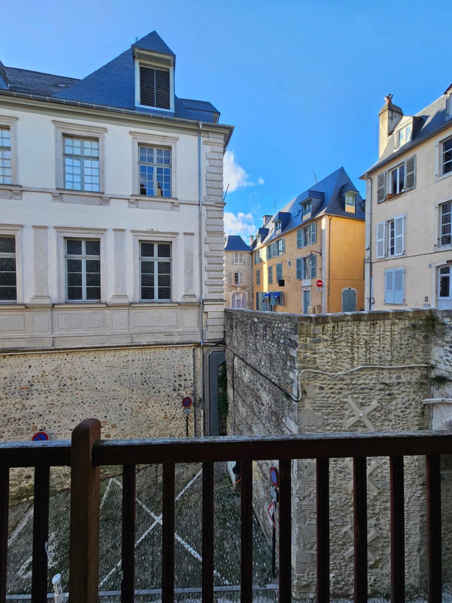 Le Henri IV - Hyper Centre - Quartier Du Chateau Pau Luaran gambar