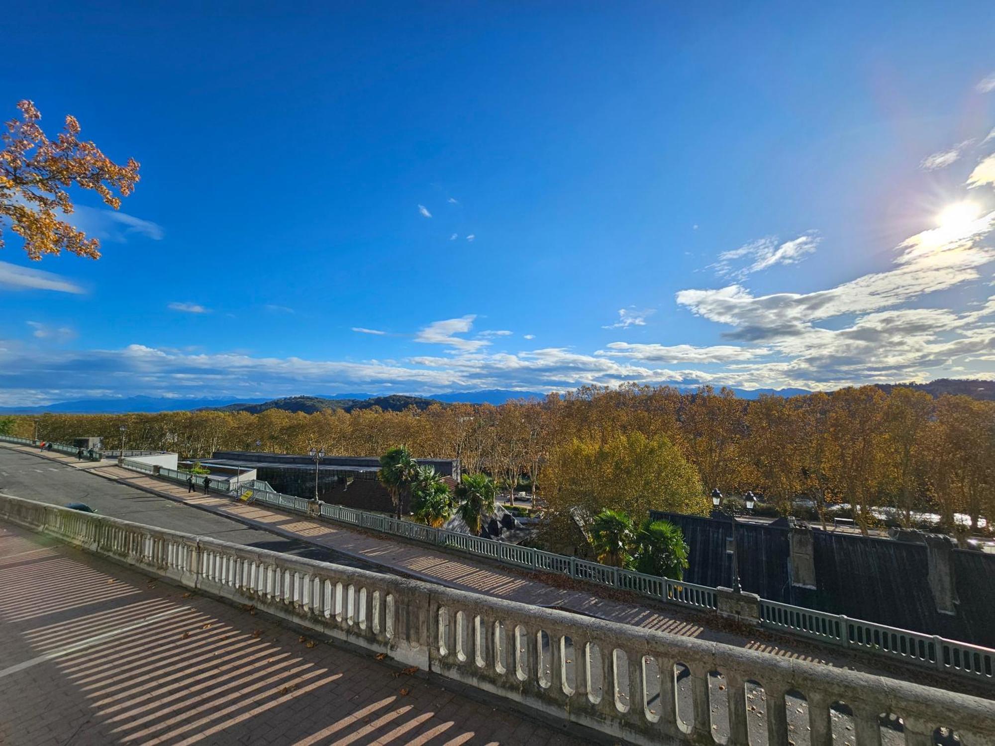 Le Henri IV - Hyper Centre - Quartier Du Chateau Pau Luaran gambar